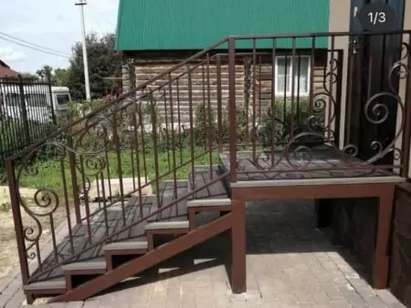 Лестница к дому №2